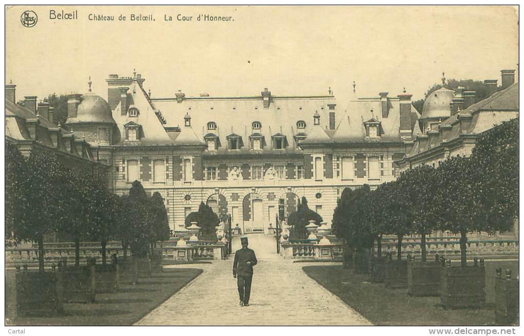 BELOEIL - Château De Beloeil - La Cour D'Honneur - Beloeil