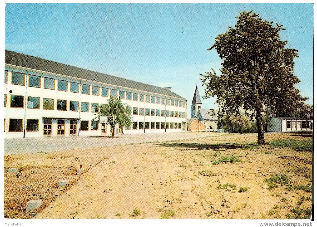 BLEGNY-TREMBLEUR (4670) - ENSEIGNEMENT : Ecole Moyenne De L´Etat (Internat) Et Eglise De Blégny. CPSM. - Blégny