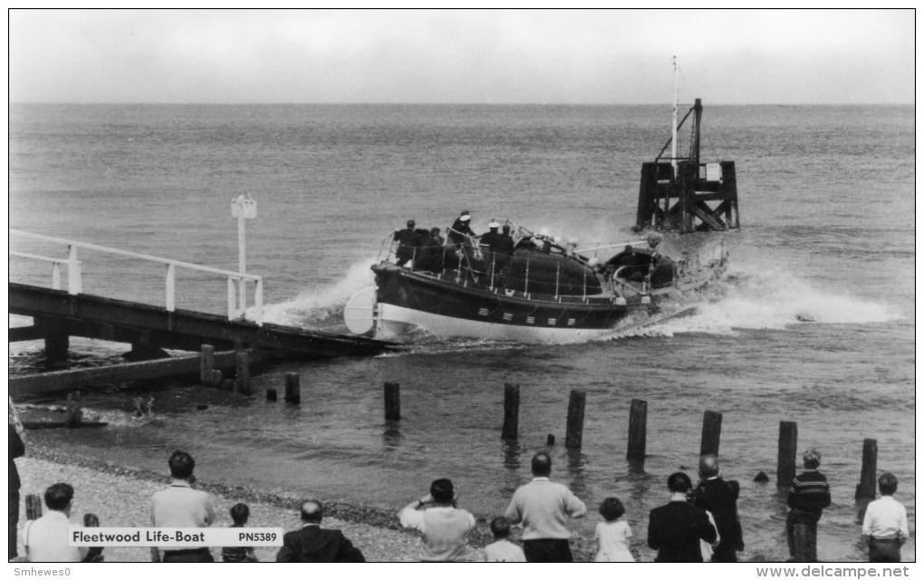 Postcard - Fleetwood Lifeboat, Lancashire. PN5389 - Autres & Non Classés