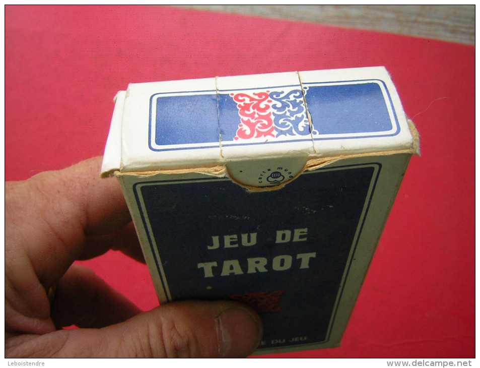 UN JEU DE CARTE   78  CARTES  JEU DE TAROT  AVEC SA BOITE EN CARTON ET REGLE DU JEU DE TAROT