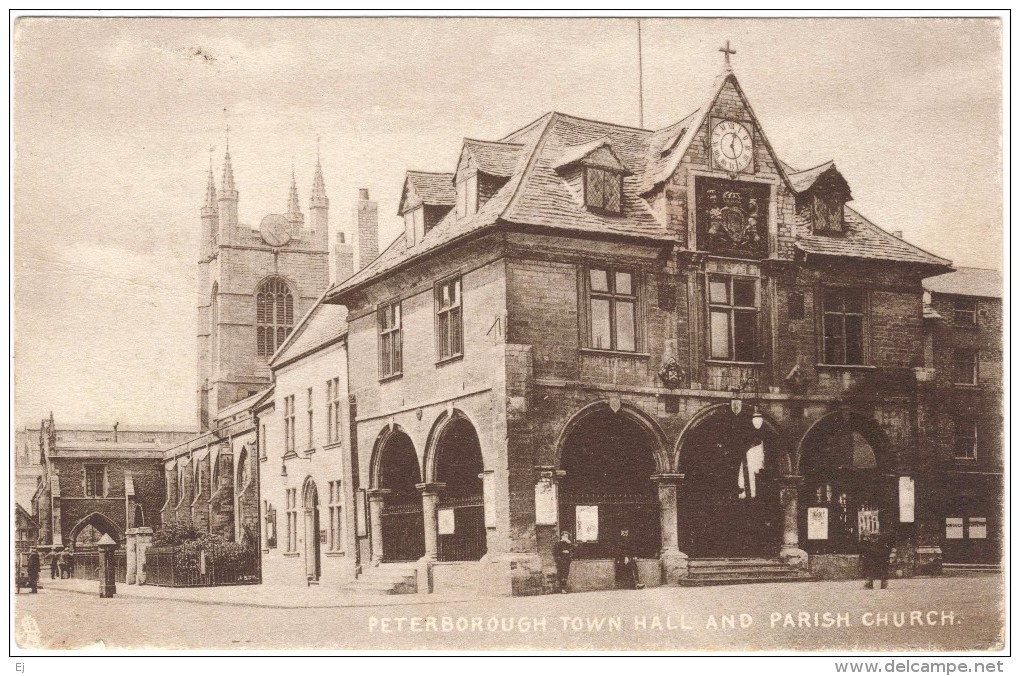 Peterborough Town Hall And Parish Church Black & White Postcard Postmark 1906 By T L Barrett - Northamptonshire