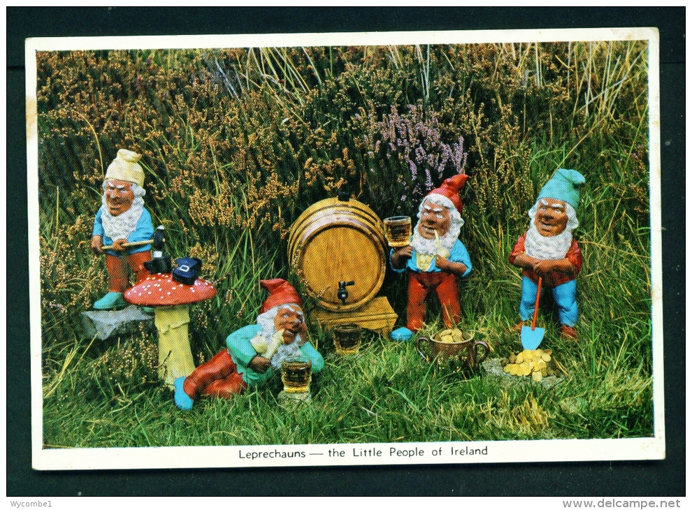 IRELAND  -  Leprechauns  Unused Vintage Postcard As Scan - Other & Unclassified