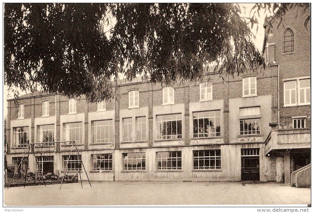 BASSENGE (4690) : GLONS - PENSIONNAT DES SOEURS DE MARIE. VUE SUR LA COUR DE RECREATION. CPA. - Bassenge