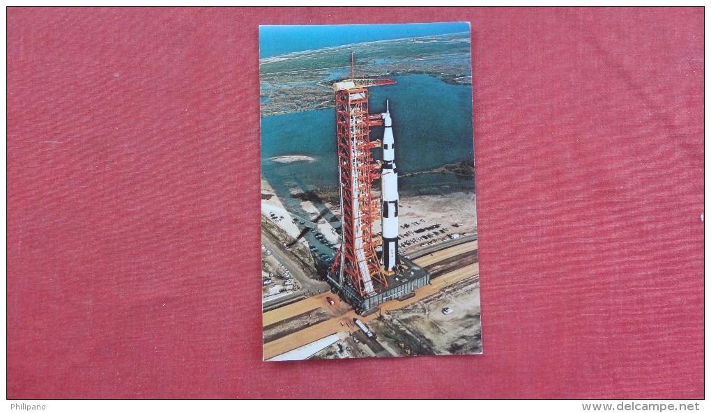 John F Kennedy Space Center  NASA-  Apollo Saturn V 500 Facility Vehicle    Ref   2062 - Espace