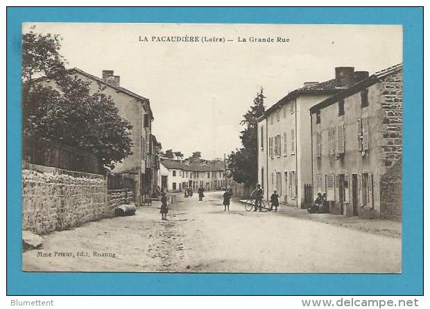 CPA La Grande Rue LA PACAUDIERE 42 - La Pacaudiere