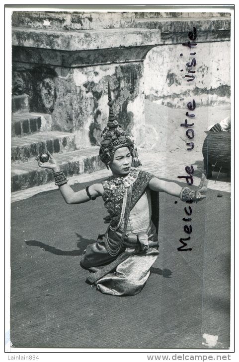 - 97 - Cambodge - Phom Penh,  Danseuse Royale, Petit Format, Glacée, édit : Librairie Centrale, TTBE, Scans - Cambodge