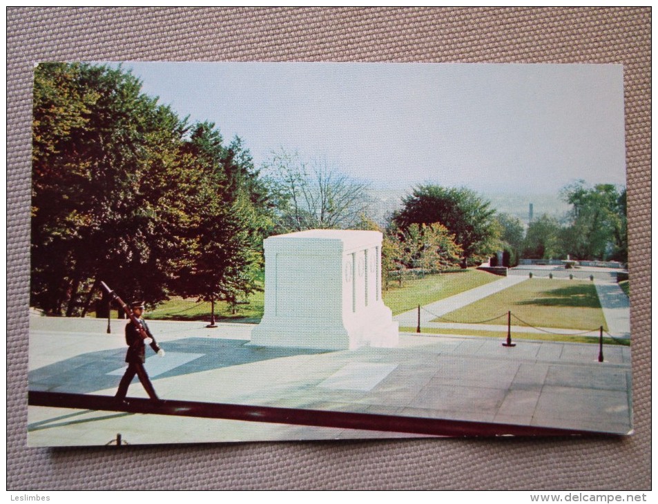 Tomb Of The Unknowns Where Rest In Honored Glory Unknown Americans Who Fell In Both World Wars..... - Arlington