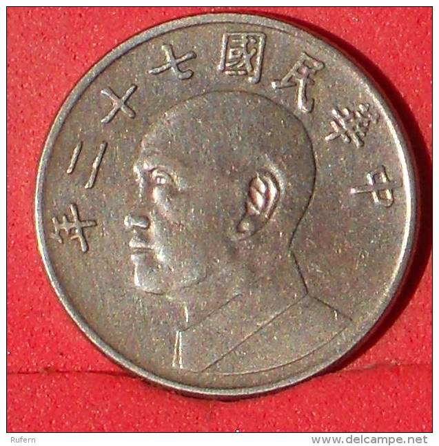 TAIWAN  5  YUAN  1983   KM# 552  -    (Nº12960) - Taiwan