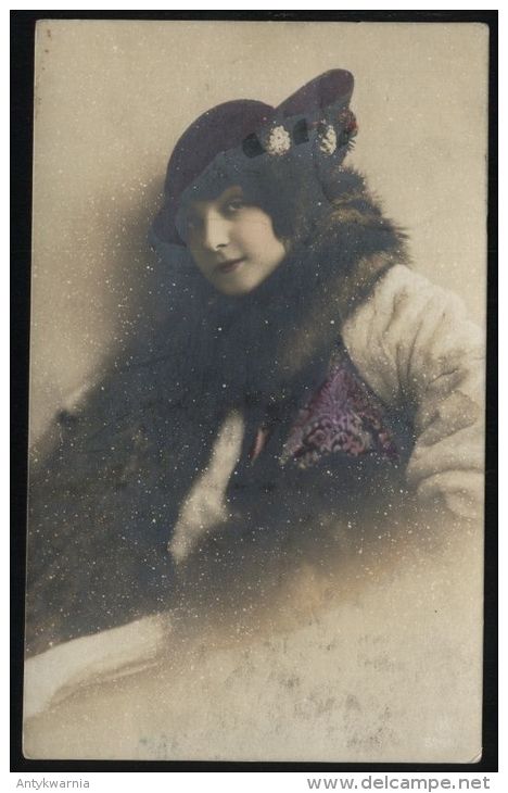 FEMME AU CHAPEAU  Portrait.   1921y.     9677 - Donne