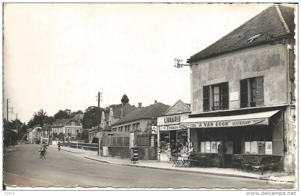 AUVERS- SUR- OISE -  CAFE - RESTAURANT- VAN GOGH - LIBRAIRIE - VUE SUR LES ECOLES - Auvers Sur Oise