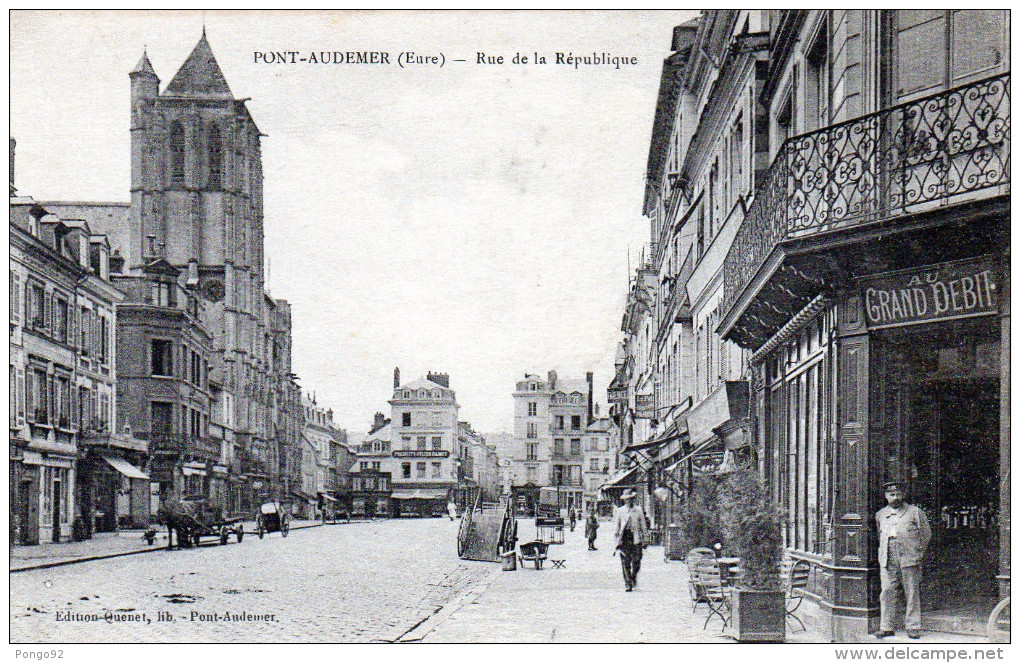 Cpa 1926, PONT AUDEMER, Rue De La République, Au Grand Débit Avec Portier, Phie J.Blomet, Petite Animation (49.83) - Pont Audemer