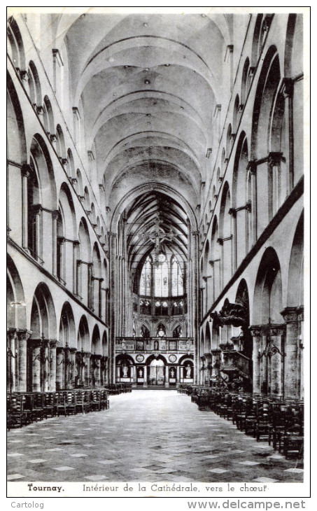 Tournay. Interiéur De La Cathédrale, Vers Le Choeur - Tournay