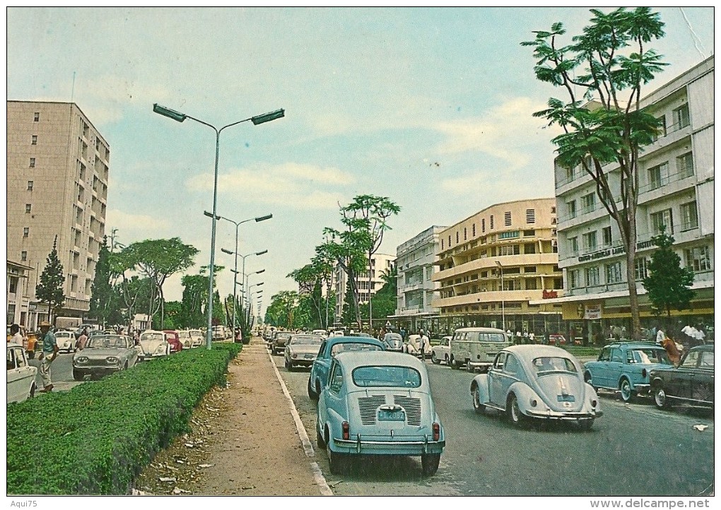 KINSHASA    Boulevard Du 30 Juin (nombreuses Automobiles) - Kinshasa - Leopoldville