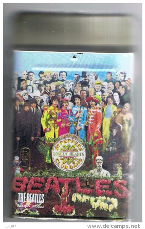 Boîte En Fer  Les BEATLES    9.5 Cm 6.5 Cm X2.5 Cm - Objets Dérivés