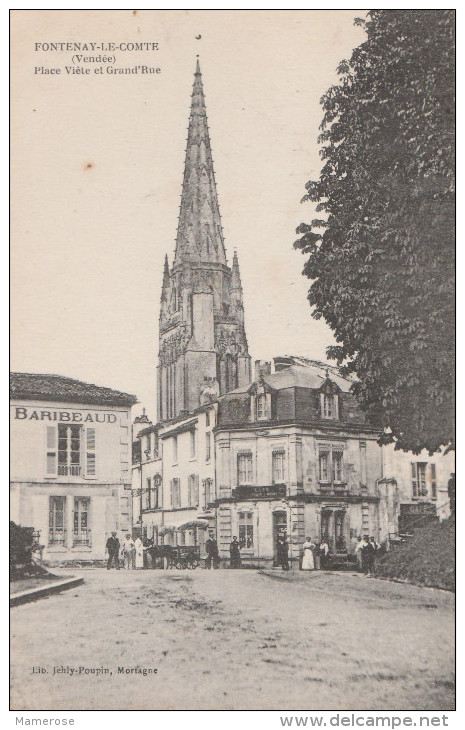 FONTENAY-LE-COMTE (85). Place Viète Et Grand'Rue. Magasin Baribeaud, Café - Fontenay Le Comte