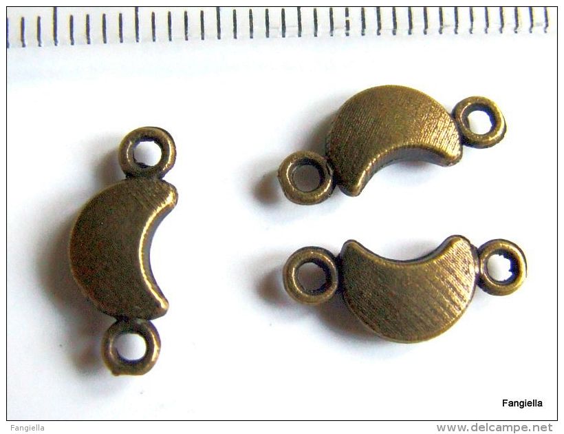 10 Breloques Lune Intercalaire Métal Bronze Antique Environ 15x6mm   D'adorables Petites Lunes Vendues à L'unité - Perlen