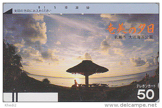 Télécarte Ancienne Japon / 110-4318 - Plage & Coucher De Soleil - Beach & Sunset Japan Front Bar Phonecard / Teleca - Japan