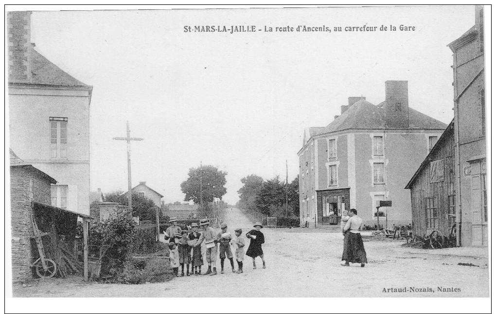 44-Saint Mars-la-Jaille-La Route D'Ancenis-au Carrefour De La Gare - Autres & Non Classés