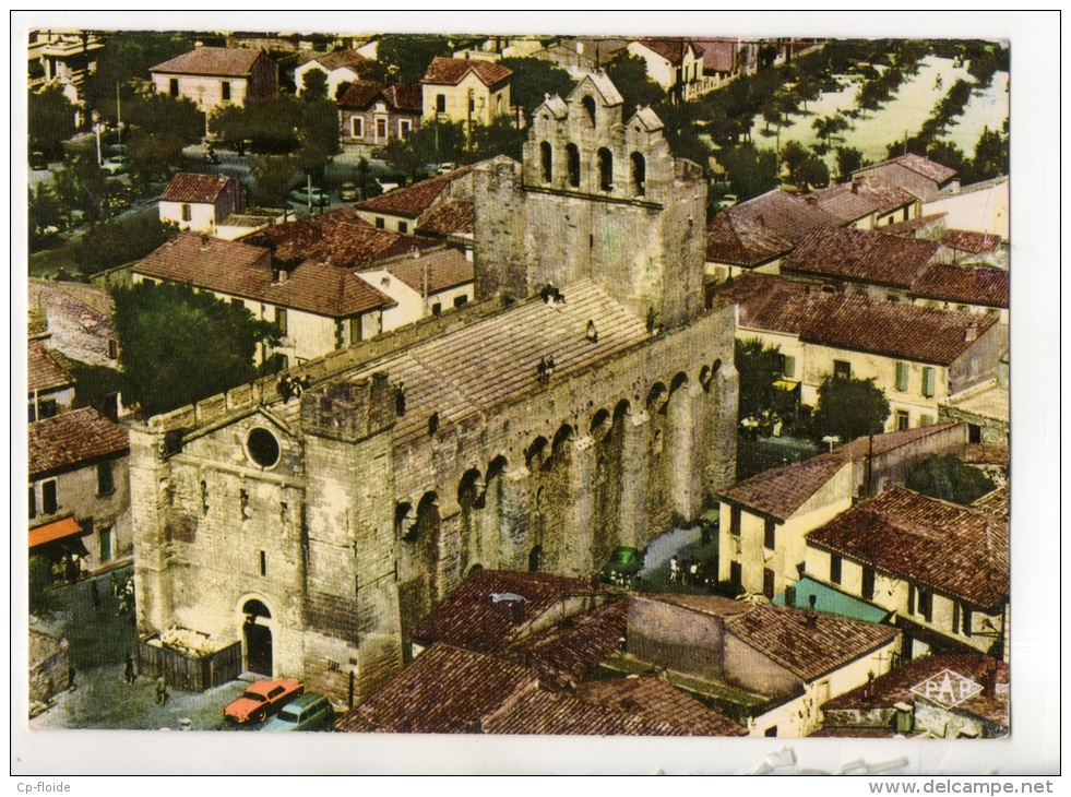 13 - LES SAINTES-MARIES-DE-LA-MER . LA BASILIQUE FORTIFIÉE - Réf. N°12049 - - Saintes Maries De La Mer