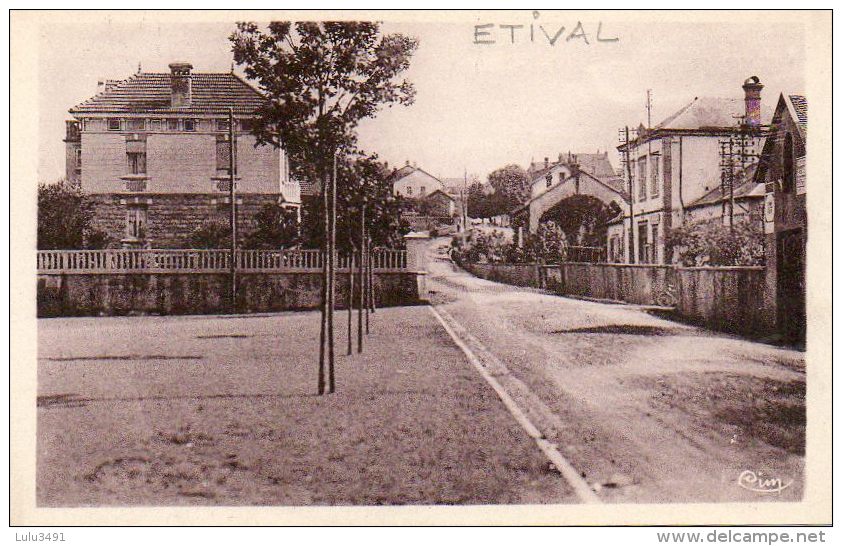 CPA - ETIVAL (88) - Aspect De La Rue De La Mairie Dans Les Années 30 - Etival Clairefontaine