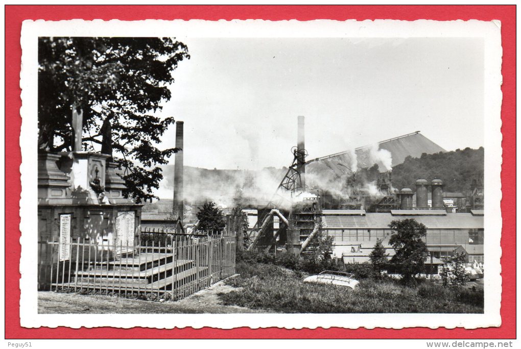 54. Environs De Longwy. Rehon. Vue Sur L'usine De La Providence  Et Le Calvaire - Longwy