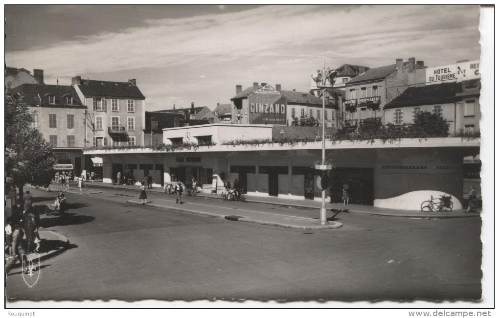 CPSM - VICHY - GARE ROUTIERE - - Vichy