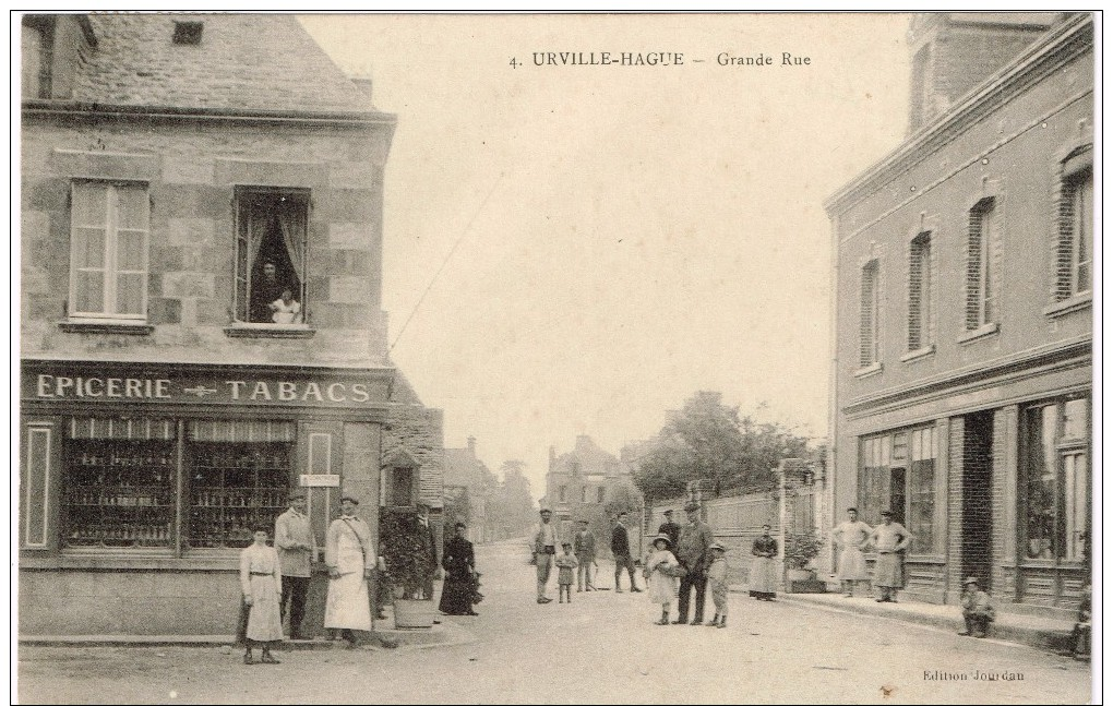 50-Urville-Hague-(389H)-Grande Rue Avec épicerie Et Tabacs Avec Leurs Servantes - Autres & Non Classés