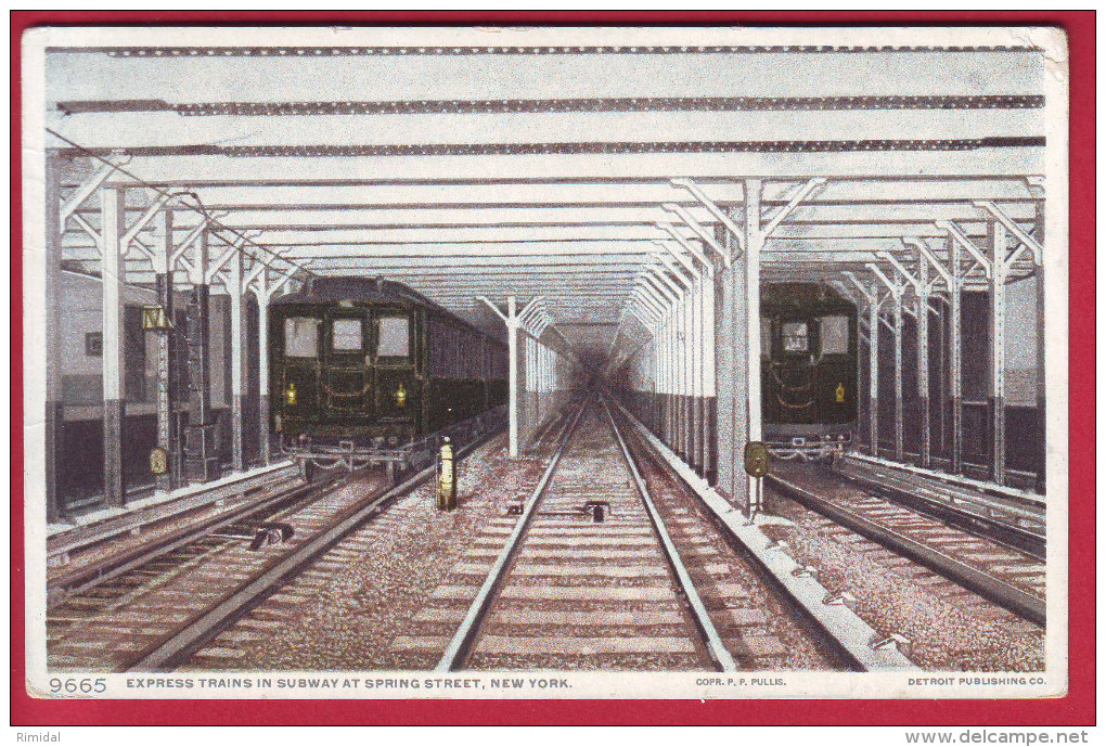 POSTCARD USA NEW YORK EXPRESS TRAINS In SUBWAY At SPRING STREET NOT CIRCULATED OLD - Transports