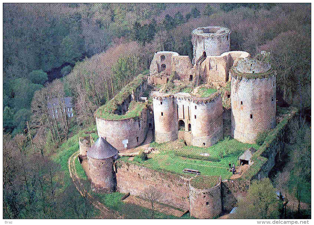 CPM   Chateau De Tonquédec Près De Lannion - Tonquédec
