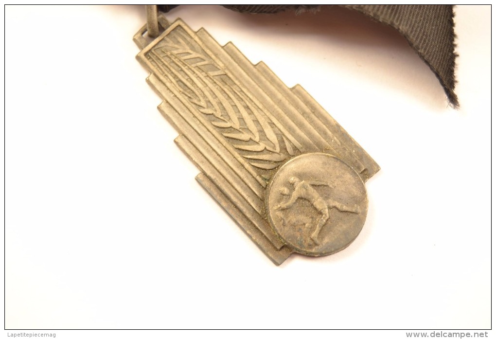 Ancienne Médaille D'argent De Foot Football Années 1930 - 1940 - Apparel, Souvenirs & Other