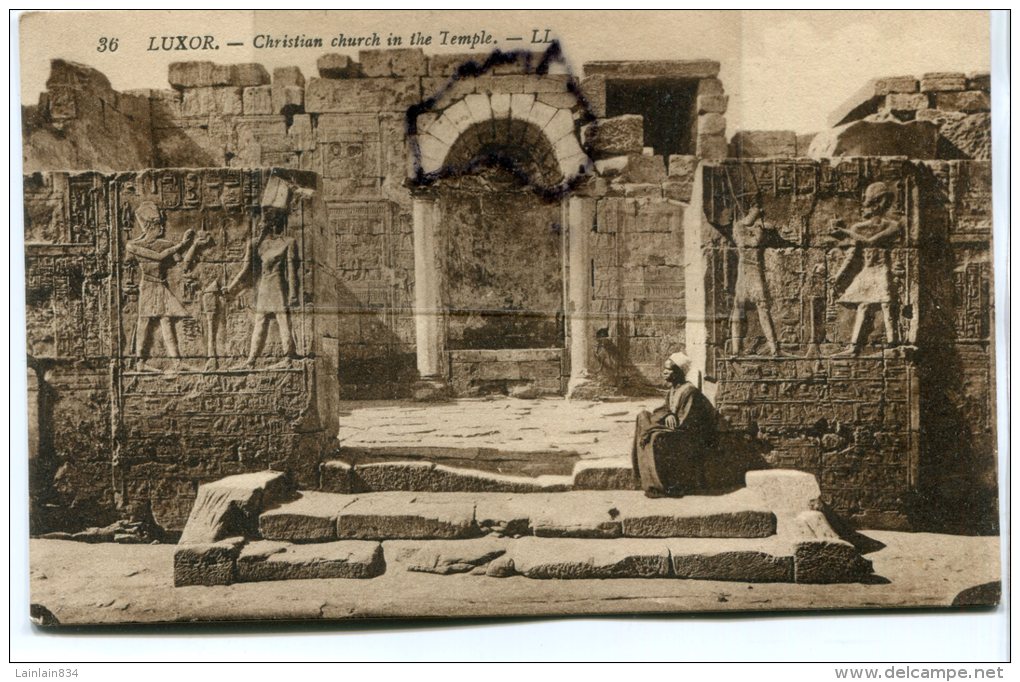 - 36 - LUXOR - ( Egypte ) , Christian Church In The Temple, Gardien ?, Peu Courante, Non écrite, TBE, Scans. - Pyramides