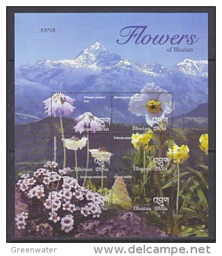 Bhutan 2000 Flowers 6v In Sheetlet ** Mnh (26128A) - Bhutan