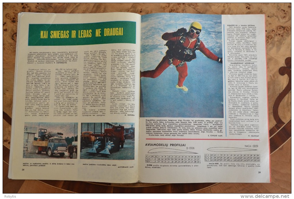 Litauen Lithuania Magazine " Sparnai "  Wings  1978 nr. 1 Cosmos Space Planes