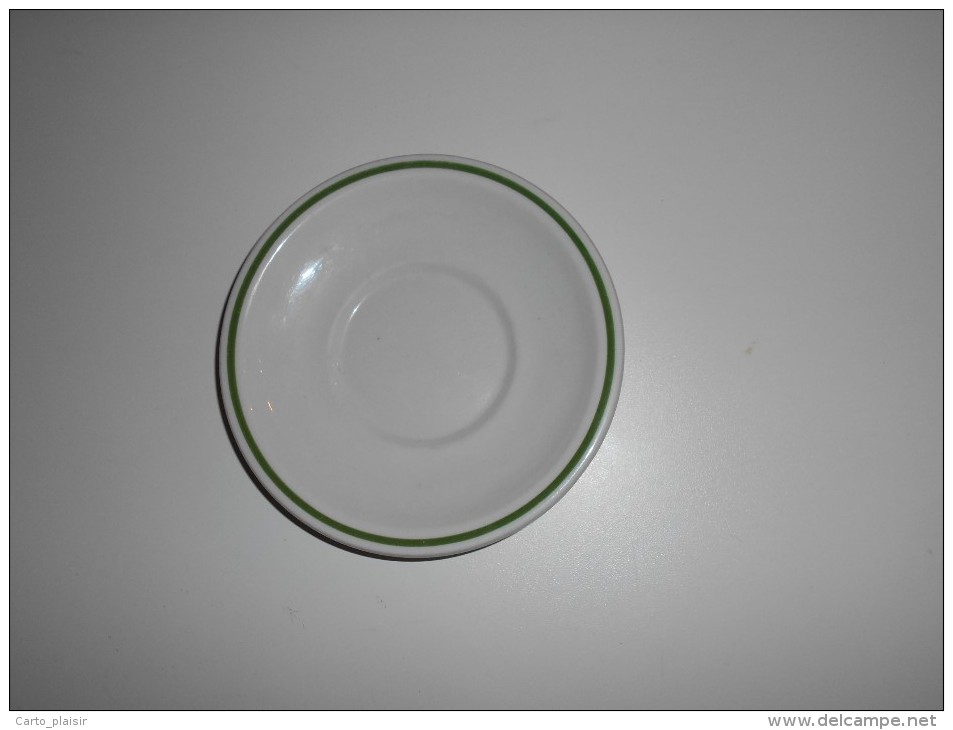 ASSIETTE ALLEMANDE....SOUS TASSE LISERE VERT...WW2 - 1939-45