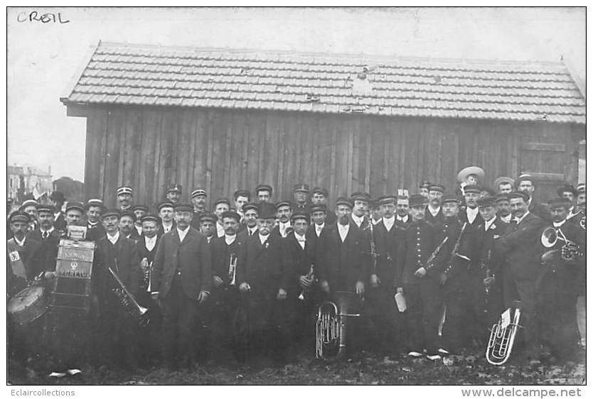 Creil    60     La Fanfare. Harmonie. Carte Photo Ville Marquée Sur Le Tambour   (voir Scan) - Creil