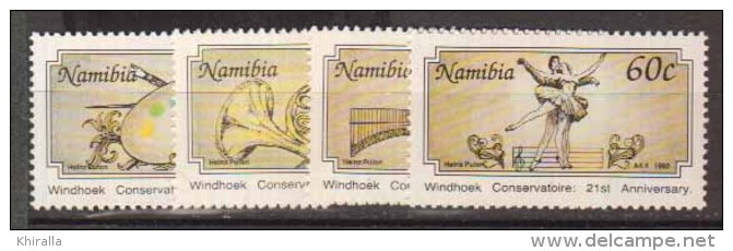 NAMIBIE    1992      N°    671  674             COTE         3 € 50            ( V 710 ) - Namibia (1990- ...)