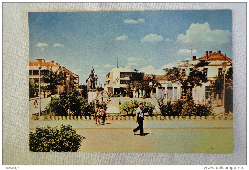 Macedonia KAVADARCI Marshall Tito Square   A 66 - Macédoine Du Nord