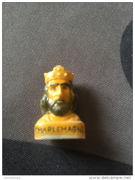 FEVE EN PORCELAINE / SERIE ROI DE FRANCE - CHARLEMAGNE - History