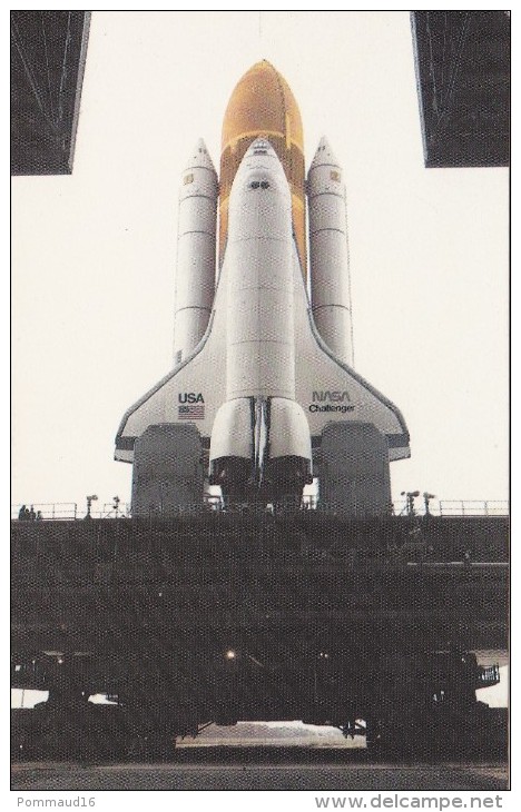 CPM The Space Shuttle Challenger Is Shown Through Th Doors Of The Vehicle Assembly Building  - Kennedy Space Center - Raumfahrt