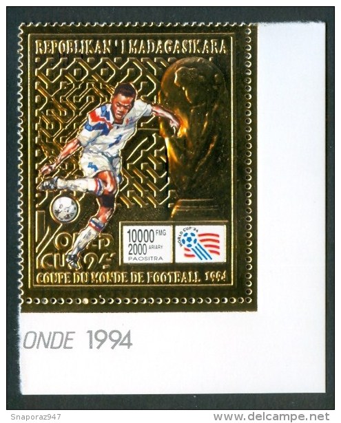 1994 Madagascar "Etats Unis" Coppa Del Mondo World Cup Calcio Football Gold Printed MNH** B611 - 1994 – États-Unis