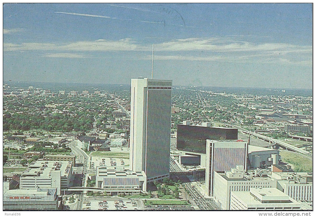 Cp Amérique Du Nord  USA  Ohio COLUMBUS Northern Skyline  ( Building ) Timbre Basket Et Cachet - Columbus