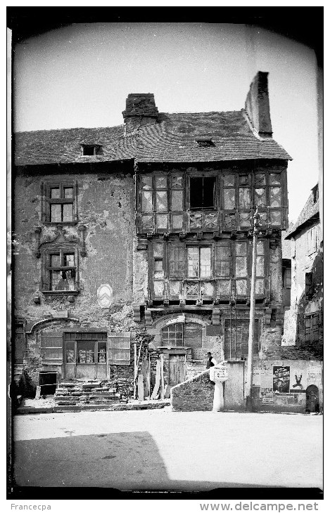 PN - 002 - CORREZE - SEGUR LE CHATEAU   - Maison Henri IV - Plaques De Verre
