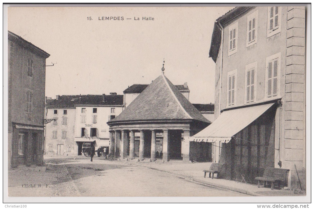 LEMPDES : LA HALLE - TABAC - CPA COMMERCIALE BARRIER ANTIQUAIRE - 2 SCANS - - Lempdes