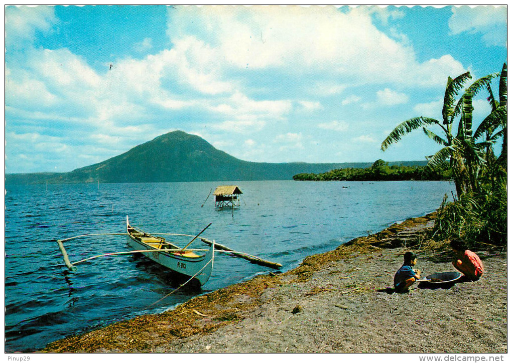 TAAL LAKE AND VOLCANO       VOLCAN  ENFANT - Philippines