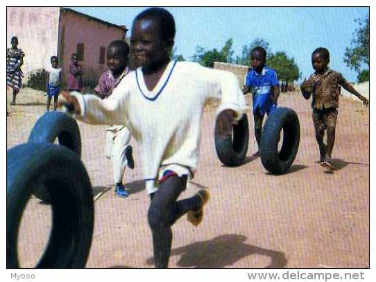 TULON, Carte Postee De Cotonou, Que Le Meilleur Gagne, Enfants Avec Pneus De Voiture - Benin