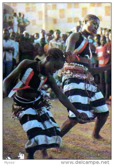 Souvenir Du BURKINA Elegance Et Souplesse Dans L'endiable Weneda Danse Populaire - Burkina Faso