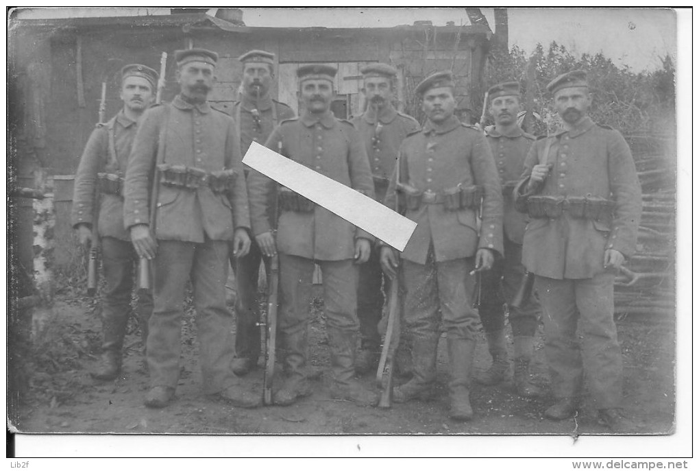 Groupe De Soldats Allemands Peloton De Combat Fusil Gewehr 98 Avec Capuchon De Protection 1 Carte Photo 1914-1918 Ww1wk1 - Guerre, Militaire