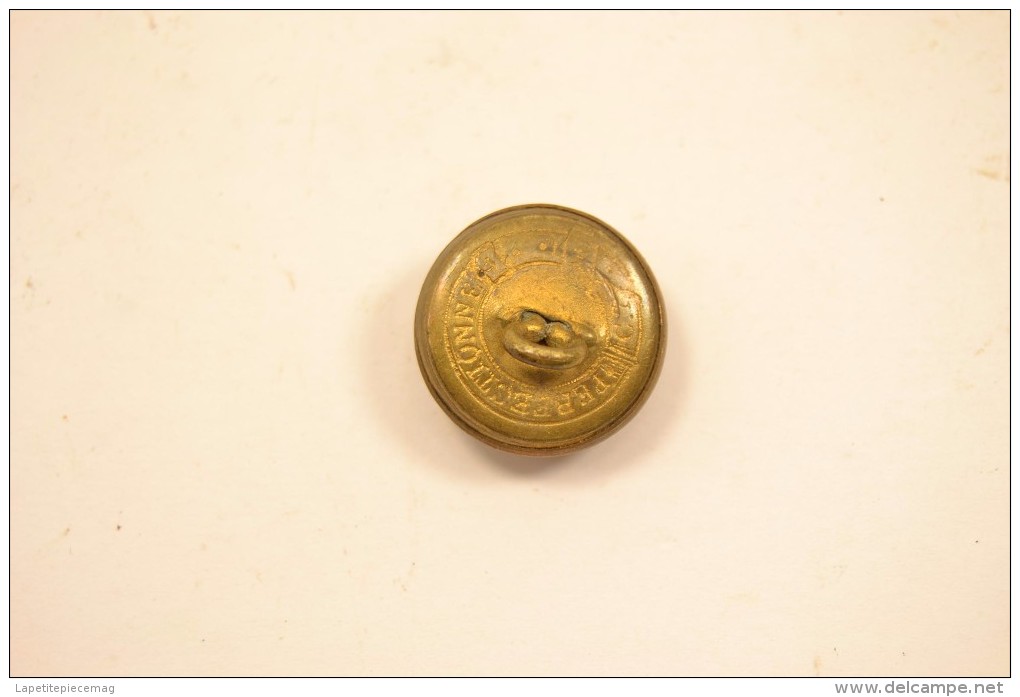 Ancien Bouton Ecole Supérieure Professionnelle De Mézières (Ardennes) - Buttons