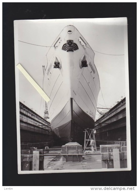 Lot De 2 Photos Originales - Chantier Naval De  Nantes - Bateau Dunkerquois - Lieux