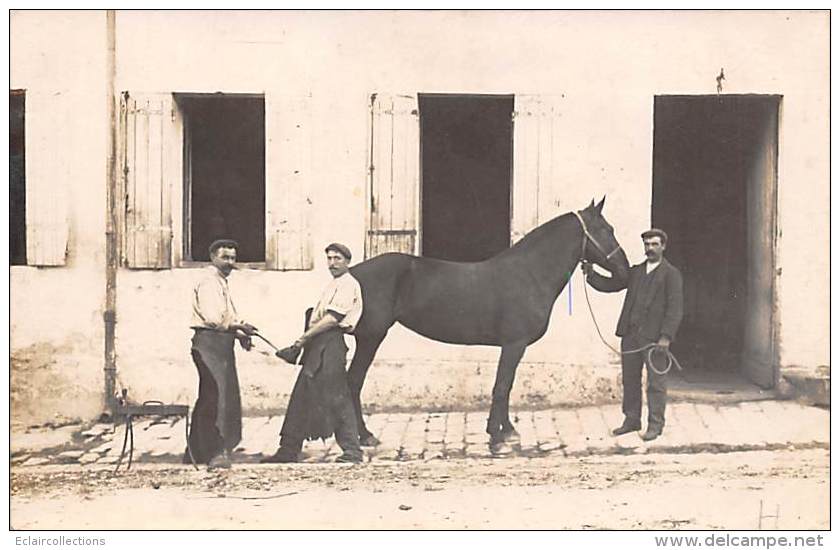 Thème  Métier     Maréchal Ferrand    Carte Photo (Peut être Doué La Fontaine  49) - Artisanat